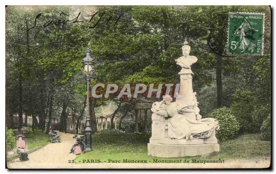 CPA Paris Parc Monceau Monument de Maupassant