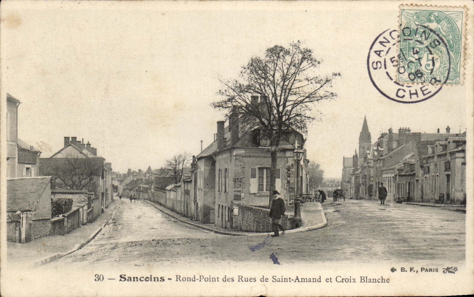 CPA Sancoins Rond Point Des Rues De Saint Amand Et Croix Blanche