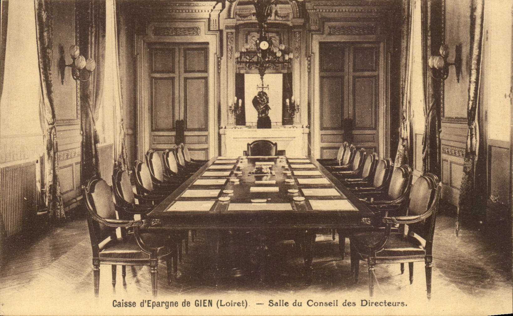 Caisse d'Epargne de GIEN (Loiret) — Salle du Conseil des Directeurs