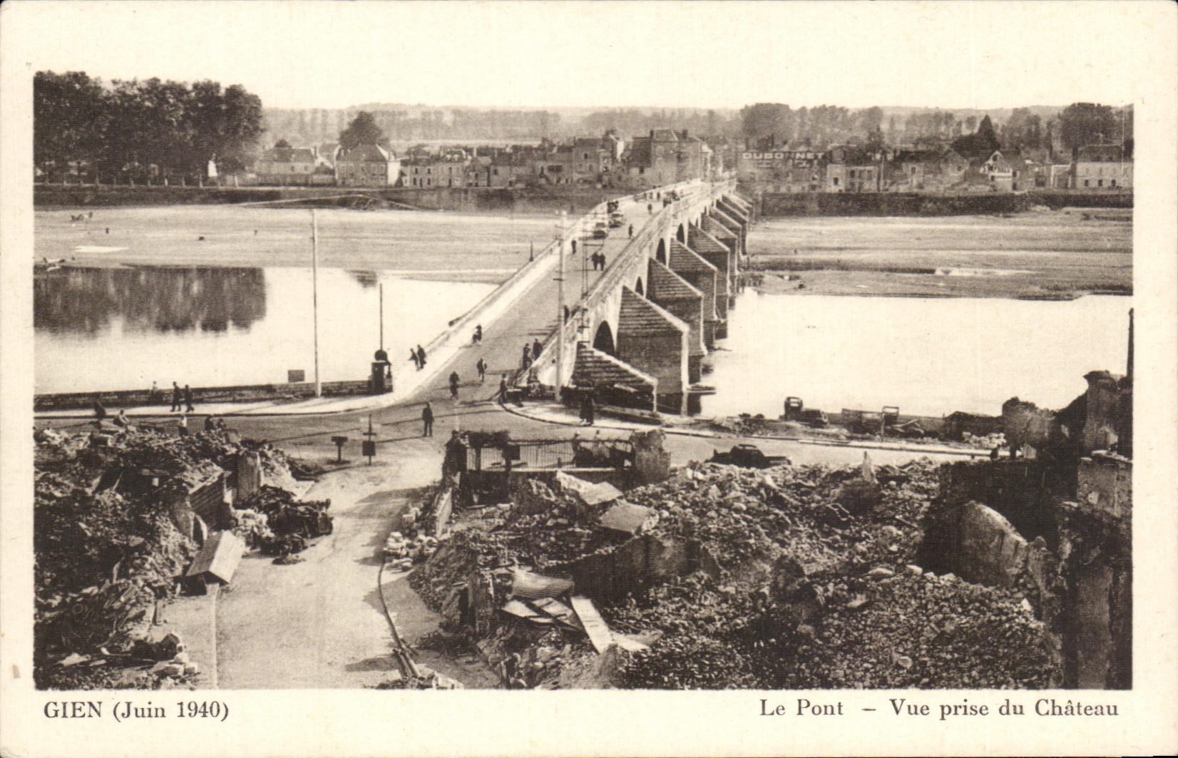 Gien (Juin 1940) — Le Pont — Vue prise du Château — Édition Trappé