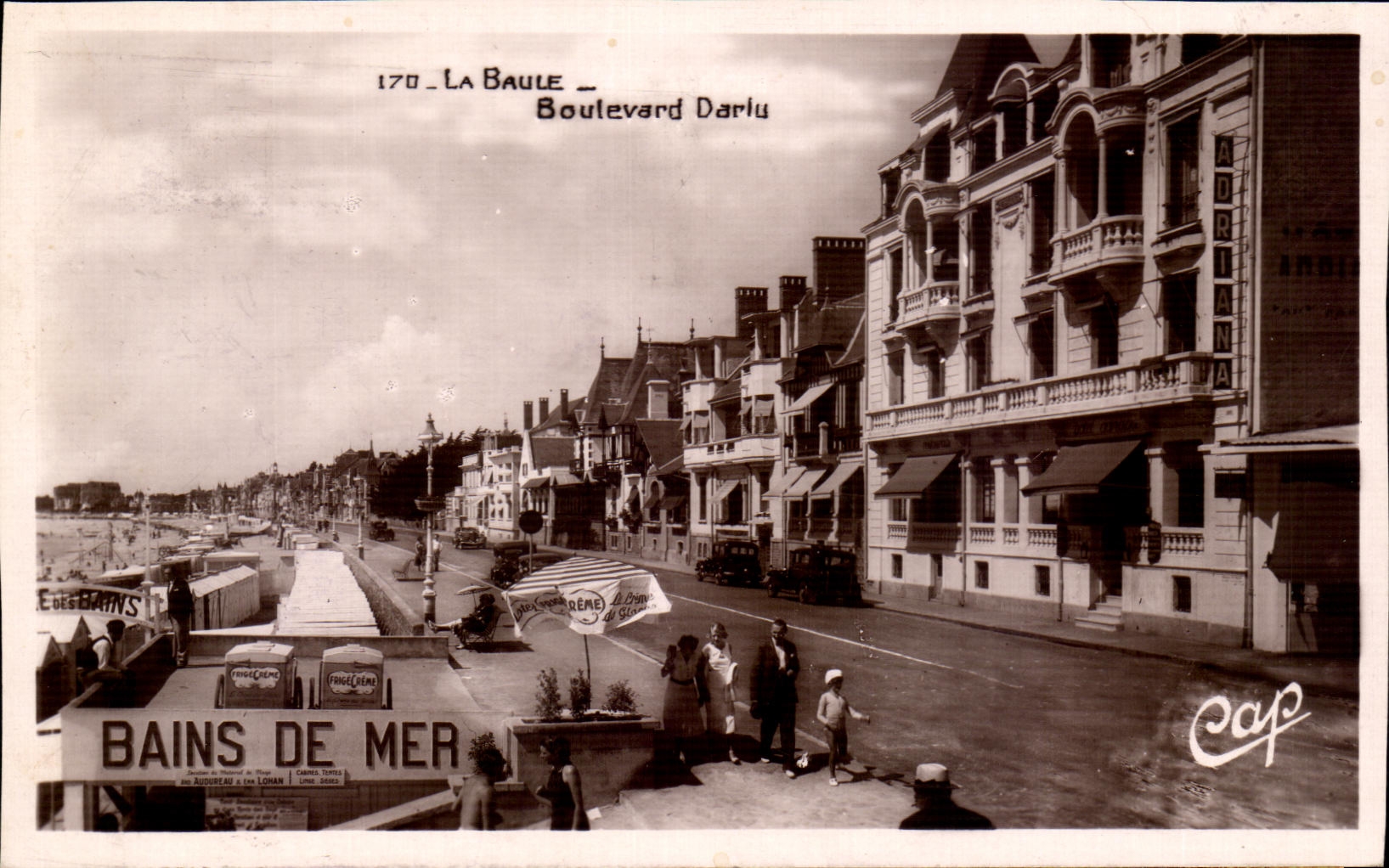 CPA La Baule Boulevard Darlu Bains De Mer