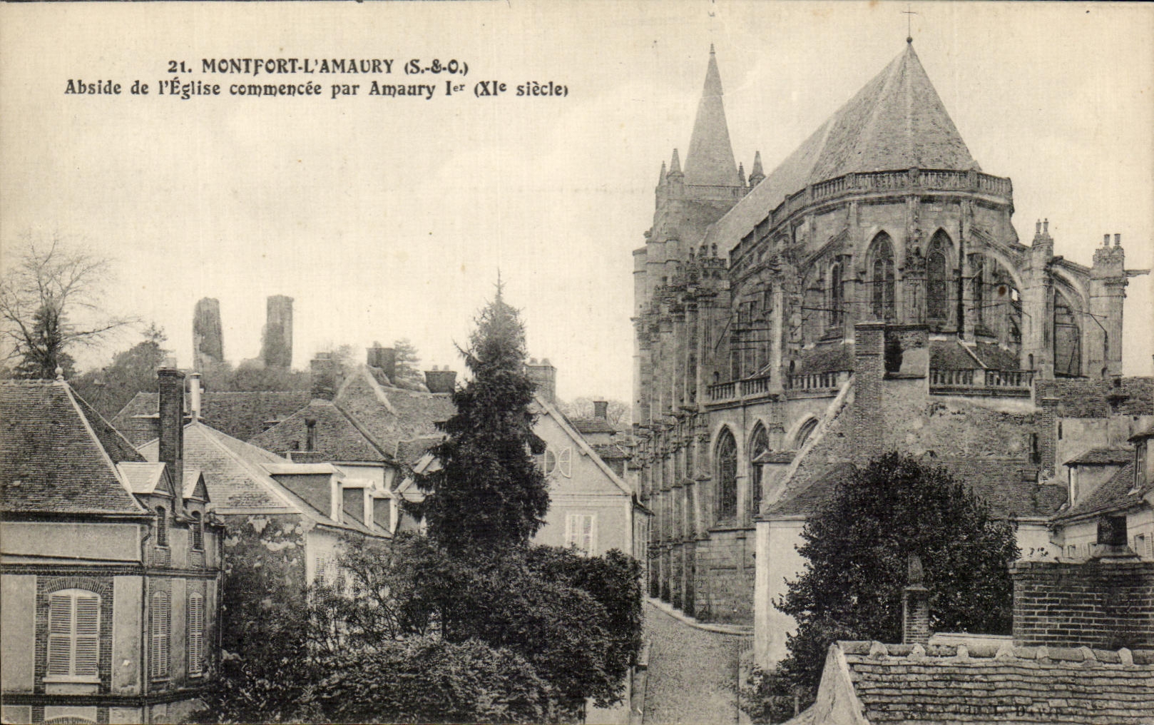 Montfort-l'Amaury — Abside de l'église commencée par Amaury Ier (XIe siècle) — Éditeur : J. Duvivier