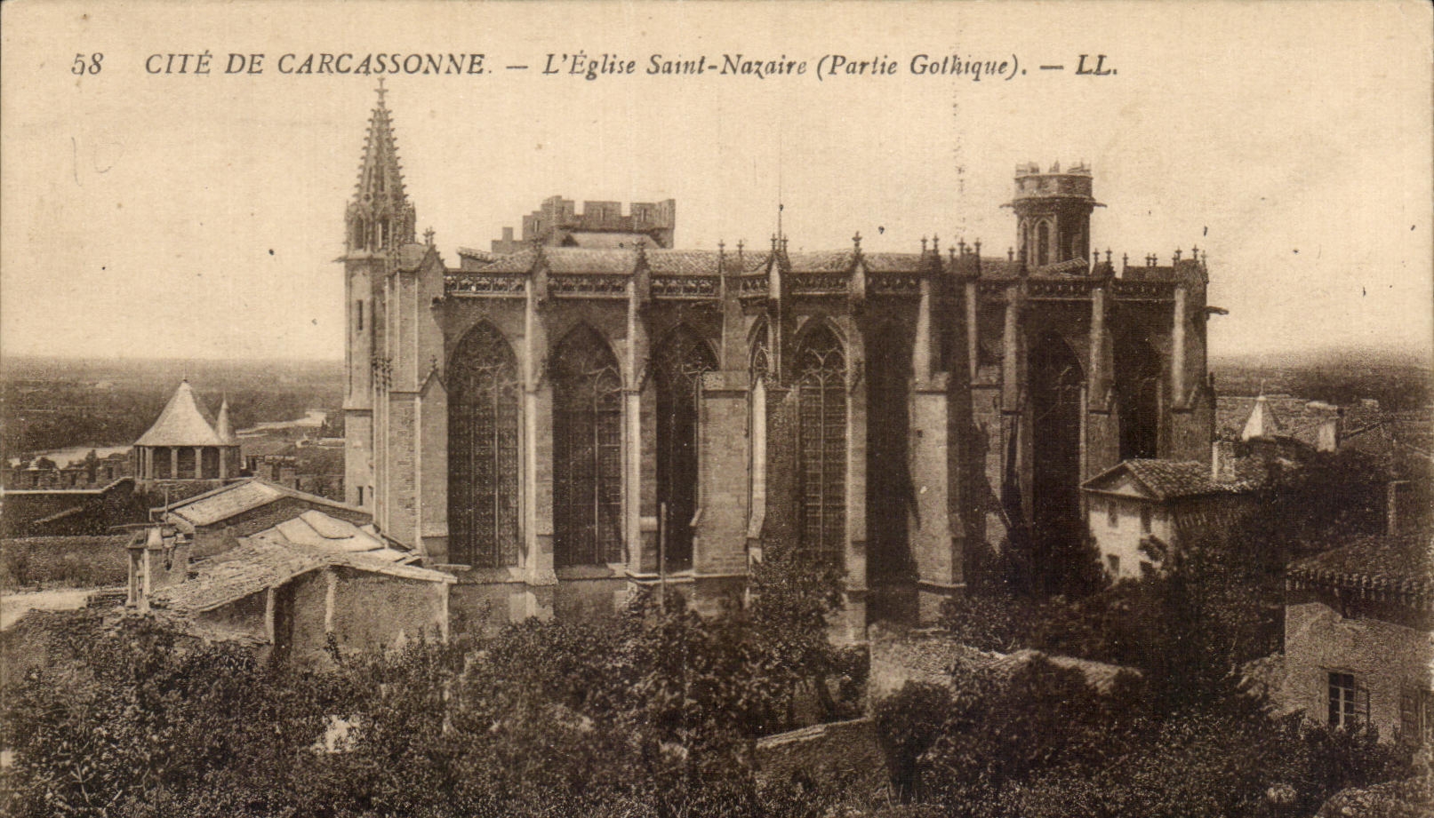 CPA La Cite de Carcassonne L'Eglise Saint Nazaire partie gothique