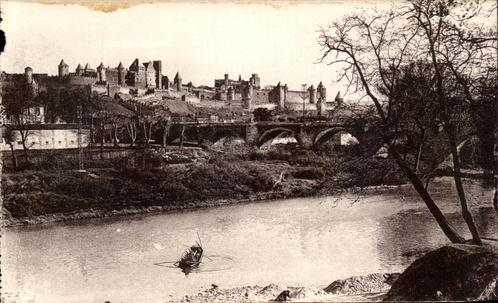 CPA Carcassonne L'Aude Le Pont Vieux La Cite