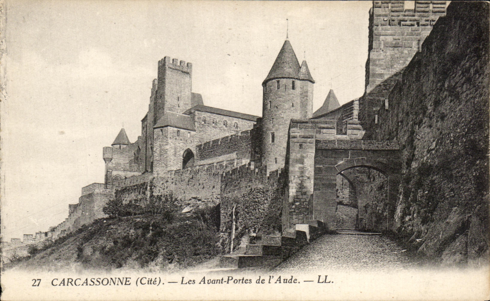 CPA Carcassonne Les Avant Portes de I'Aude