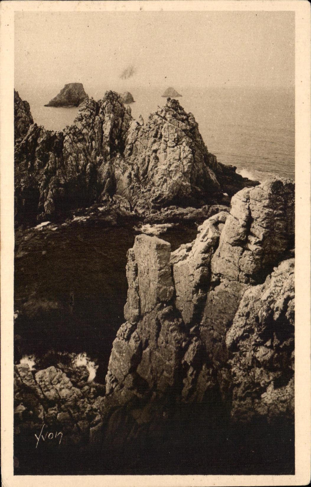 Les Tas-de-Pois (Finistère) — Côte de Granit — Éditeur Yvon, n°29