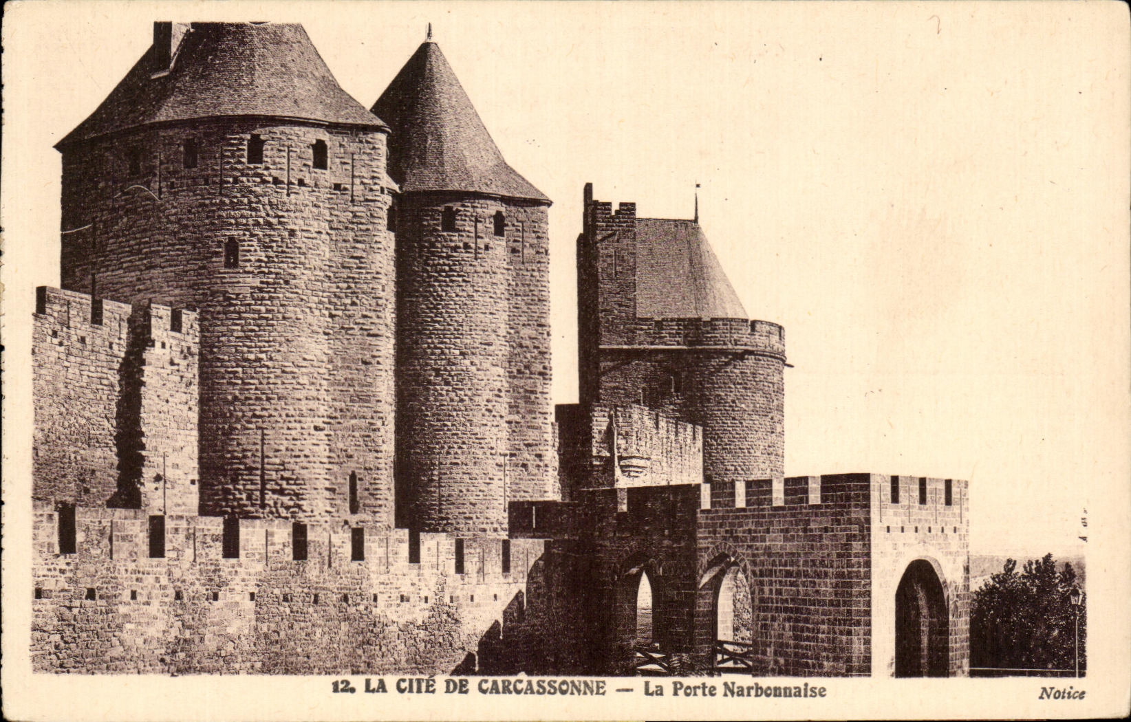 CPA Carcassonne Cite La Porte Narbennaise
