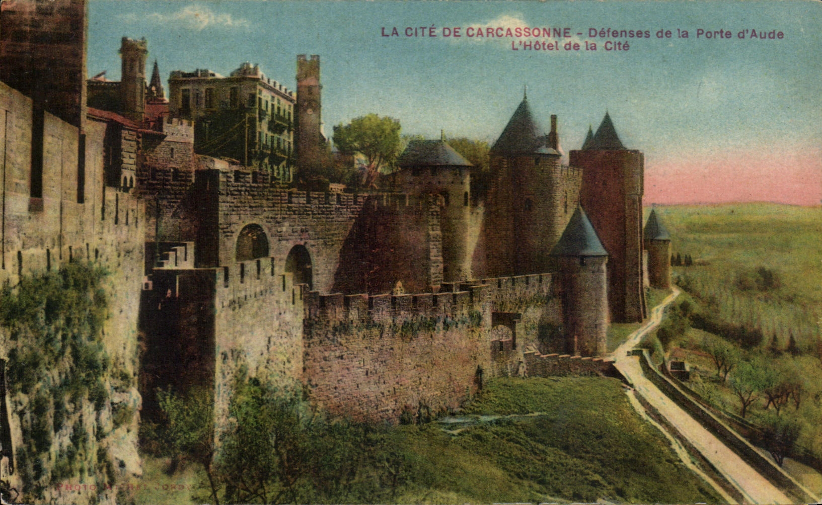 CPA Carcassonne Cite La Cote Detenses de la Port