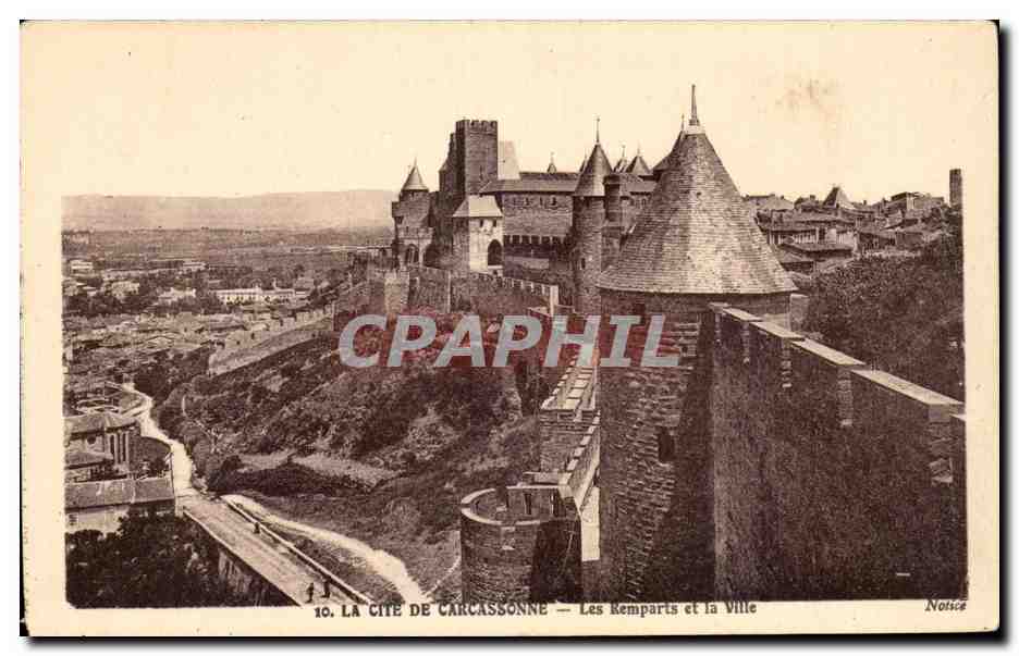 CPA Carcassonne La Cite De Les Remparts et la Ville