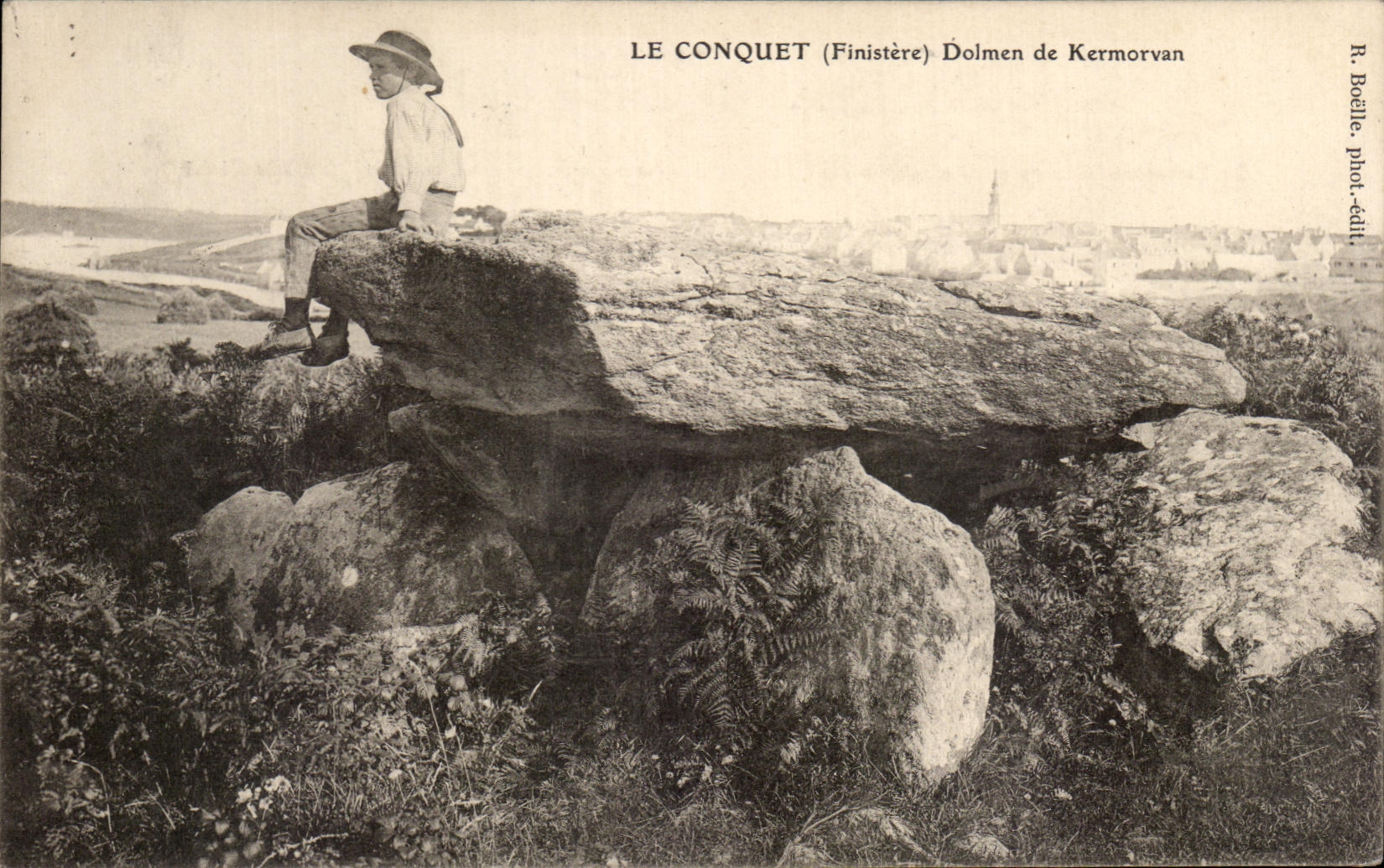 CPA Le Conquet Dolmen de Kermorvan