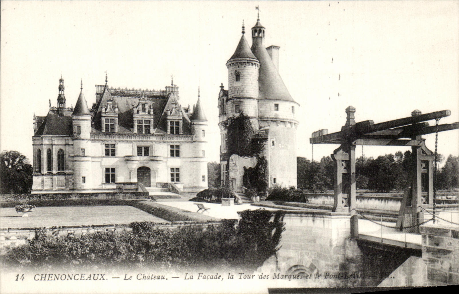 CPA Chenoncheaux Le Chateau La Facade La Tour des Marque et le