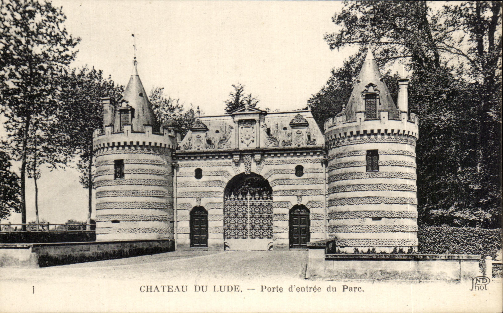 CPA Chateau Du Lude Porte d'entree du Parc