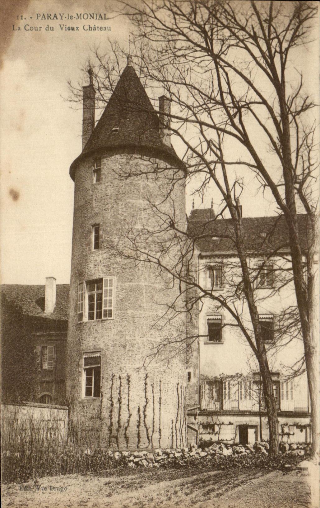 CPA Paray le Monial La Cour du Vieux Chateau