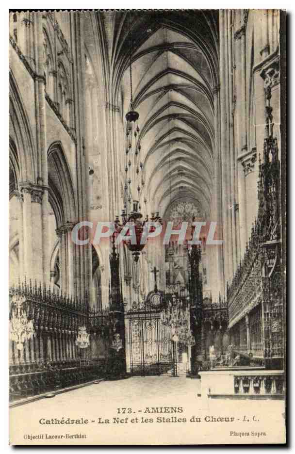 CPA Amiens Cathedrale La Nef Et Les Stalles Du Choeur