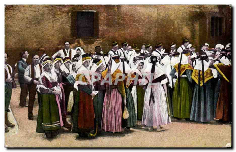 CPA Les Vieux Costumes Pyrenees Bethmalaises Folklore Costume
