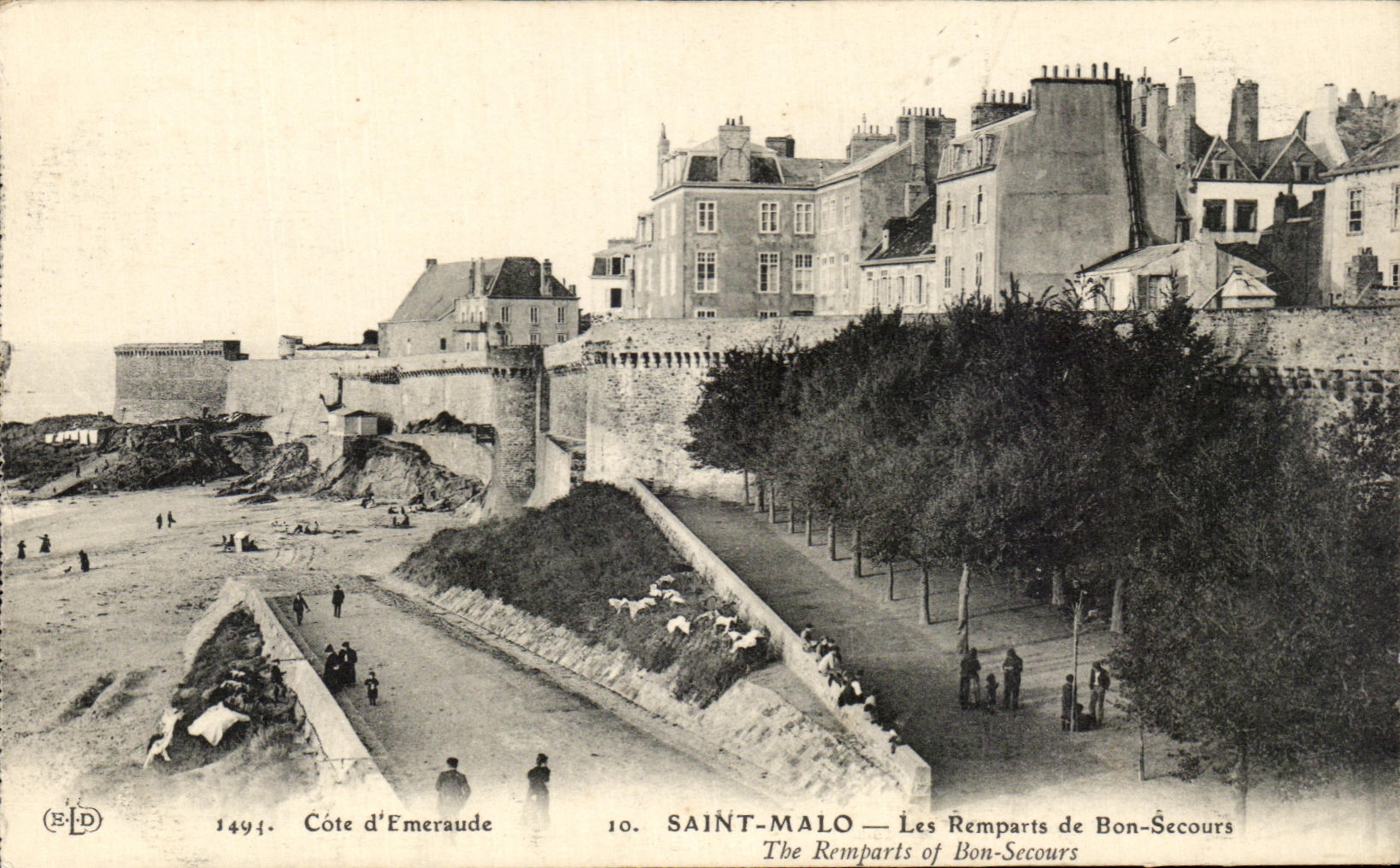CPA Saint Malo Les Remparts de Bon Secours The Remparts of Bon Secours