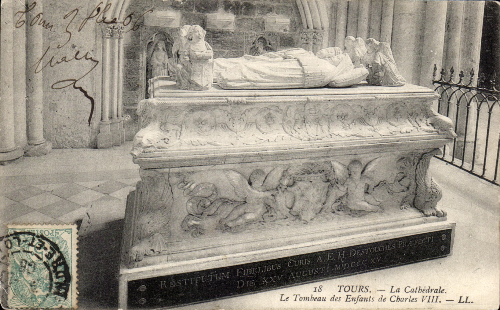 CPA Tours La Catbedrale Le Tombeau Des Enfants De Charles VIII