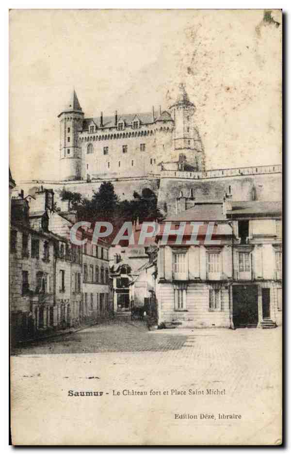 CPA Saumur Le Cathedrale fort et place Saint Michel