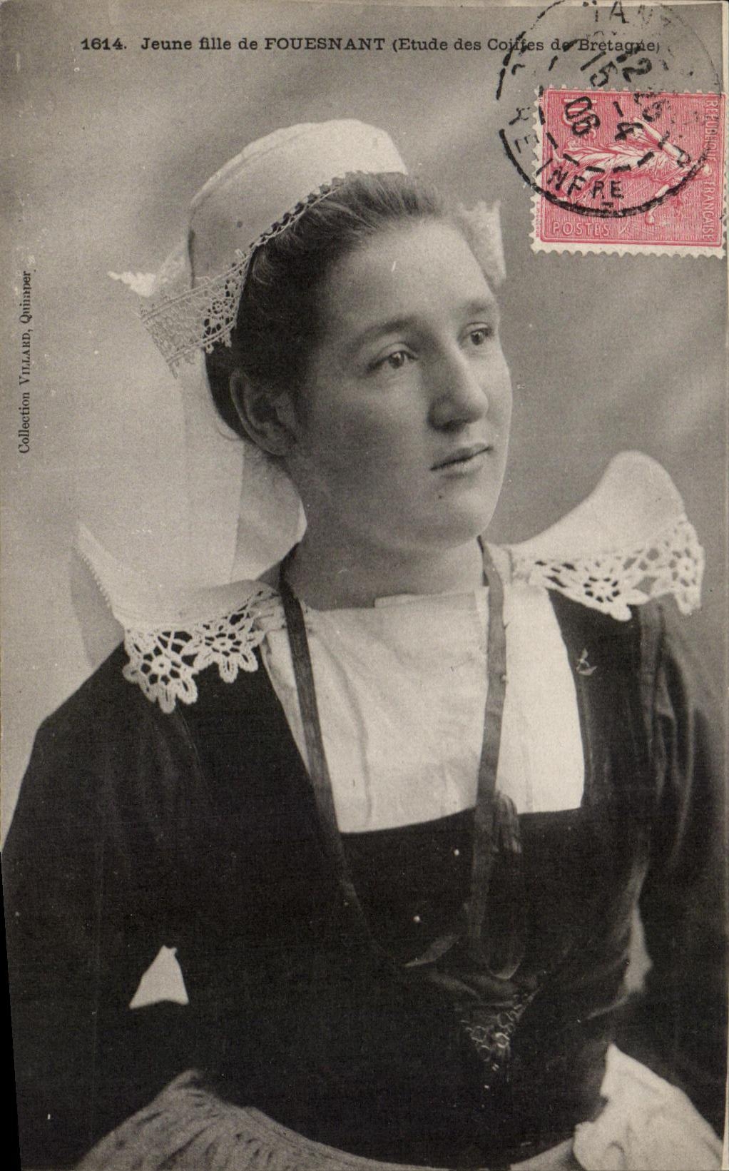 CPA Jeune fille de Fouesnant Folklore Costume Bretagne