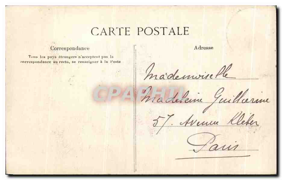 CPA Jeune fille de Fouesnant Folklore Costume Bretagne — Verso