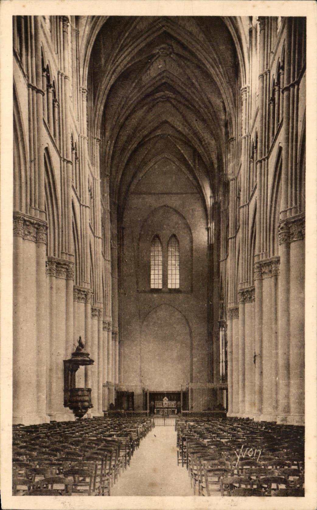 Reims - Die Kathedrale - Die Kirchenschiff - Der Chor
