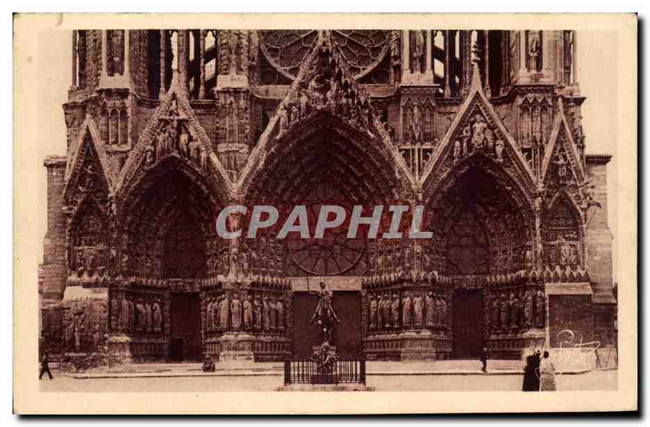 CPA Reims Portail de la Cathedrale et la Statue de Jeanne d'arc