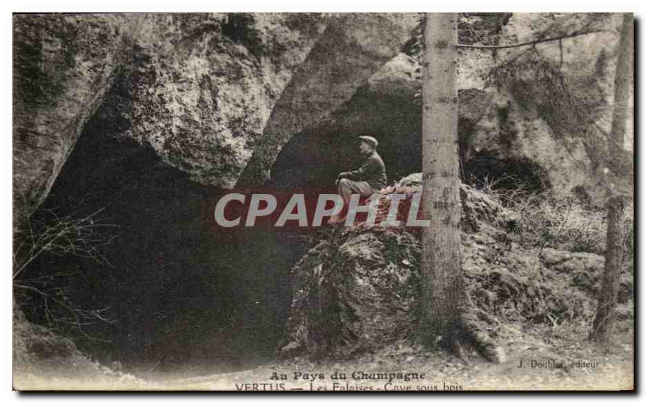 CPA Au pays du Champagne Vertus Les Falaises Cave sous bois 