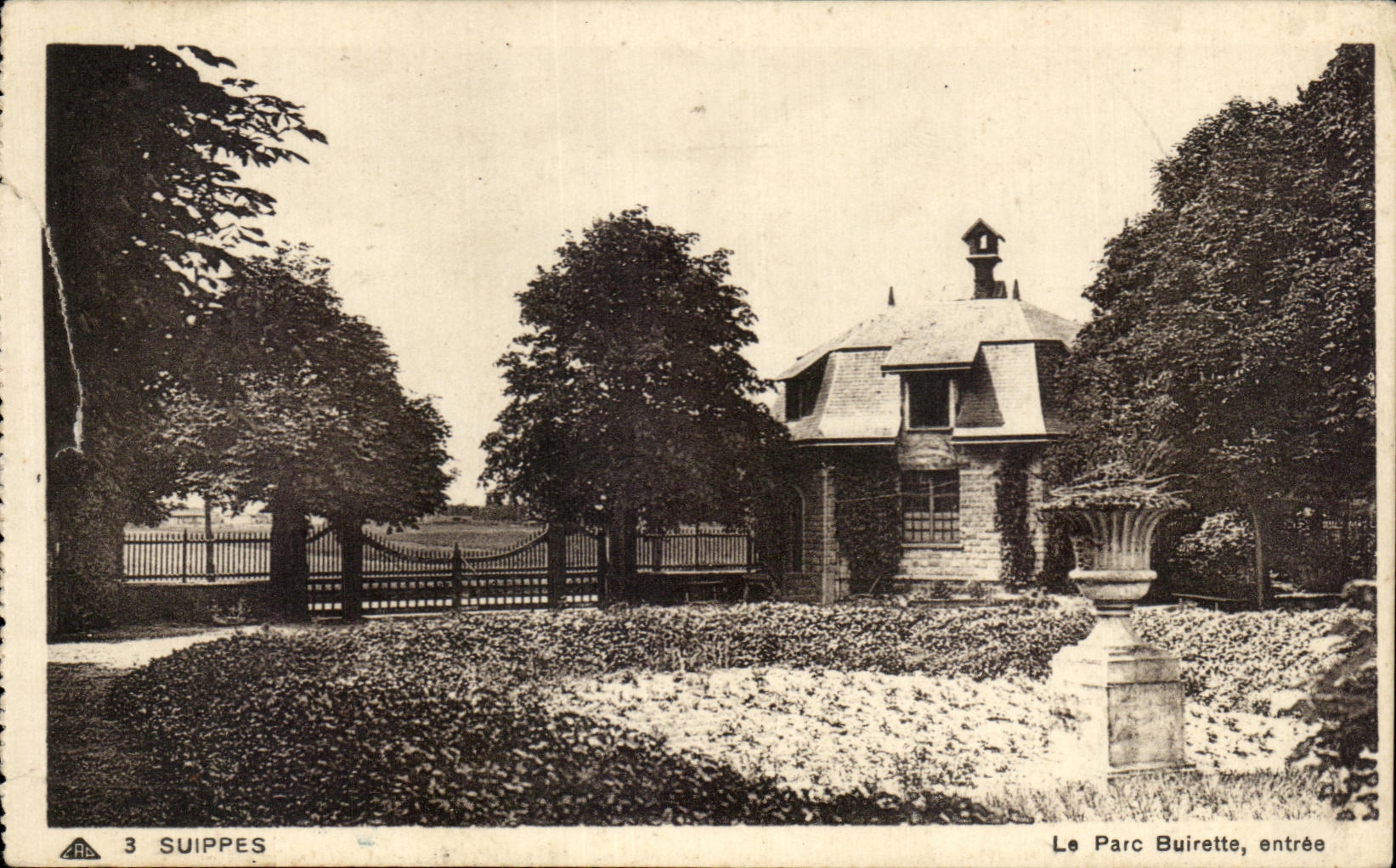 Suippes — Le Parc Buiurette, entrée — CP des Arts, Strasbourg