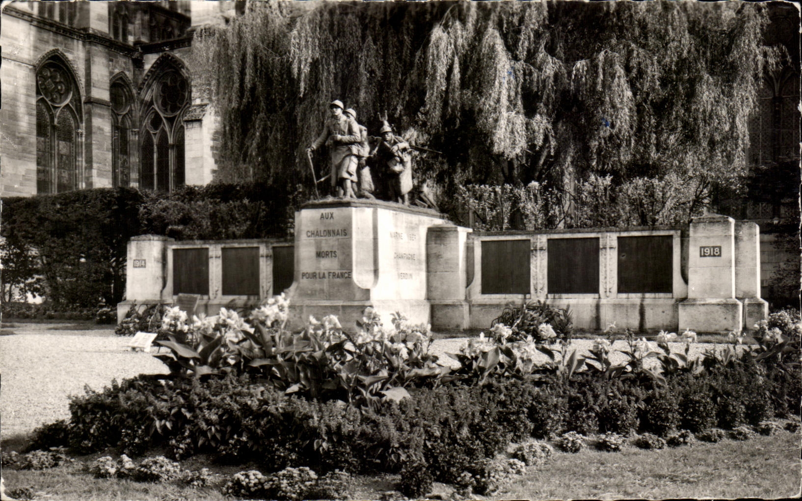 Chalons-sur-Marne — Monument aux Morts — Éditions du Globe