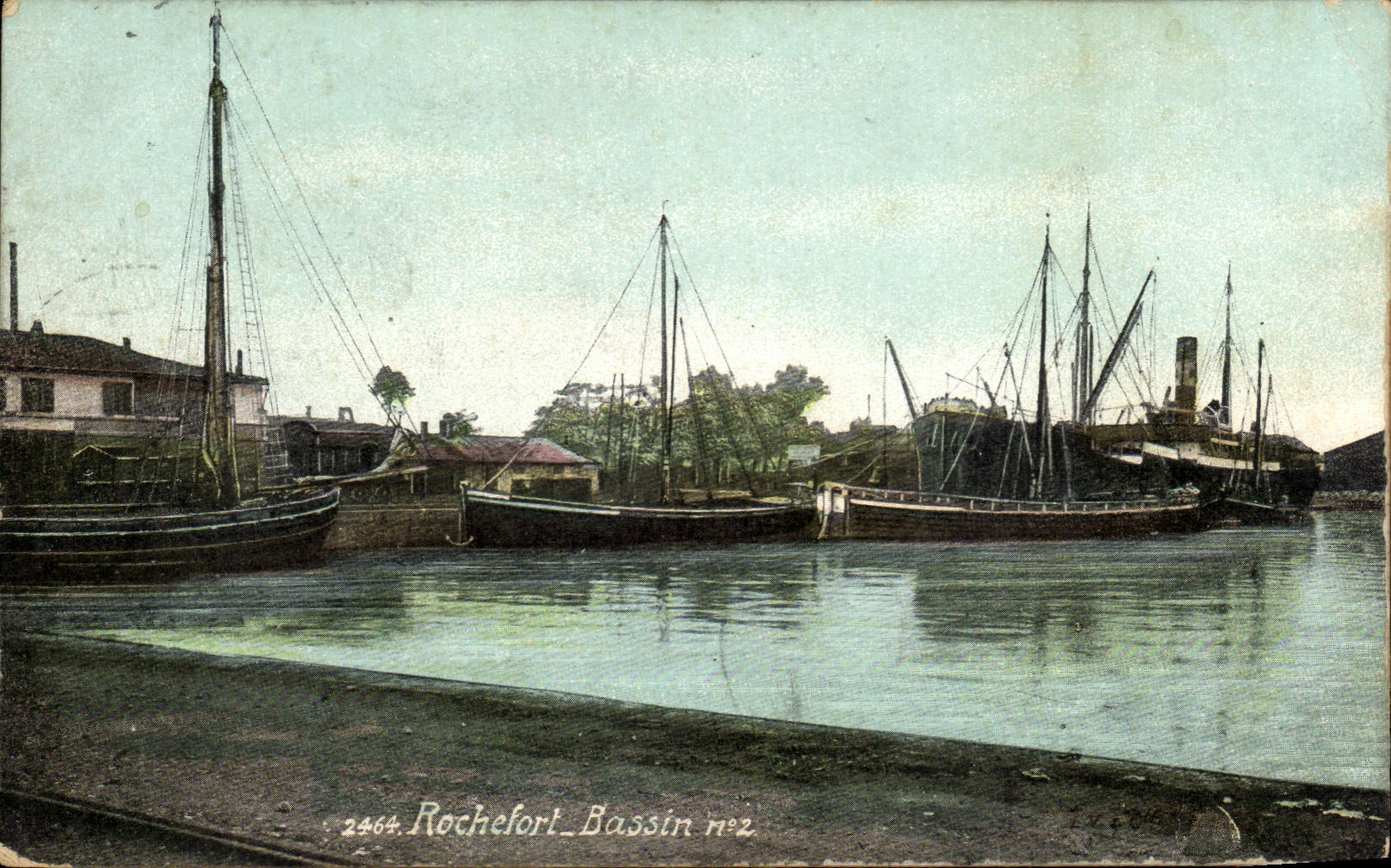 Rochefort - Bassin n°2 — vue du port avec plusieurs navires — éditeur AQUA PARIS, n° 2464