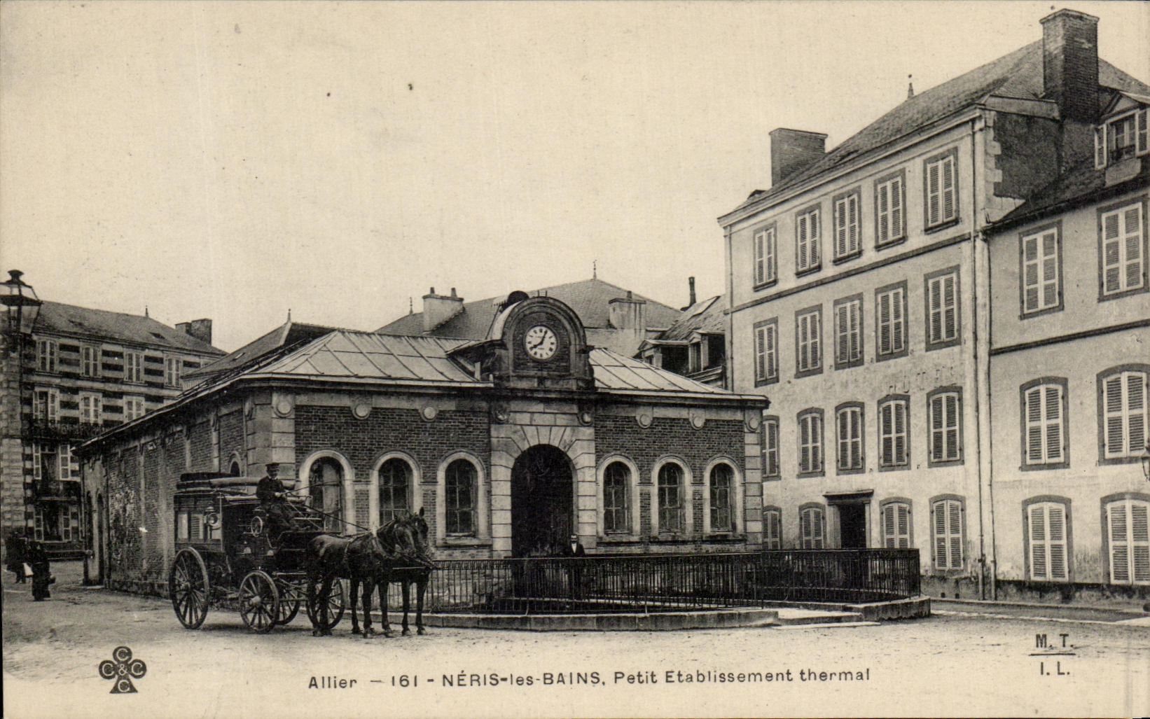 CPA Neris les bains Petit Etablissement thermal Caleche