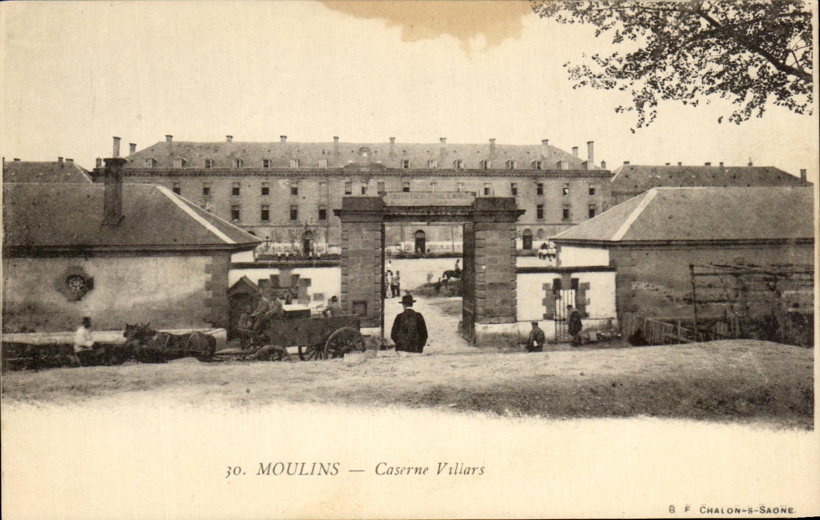CPA Moulins Caserne Villars Militaria