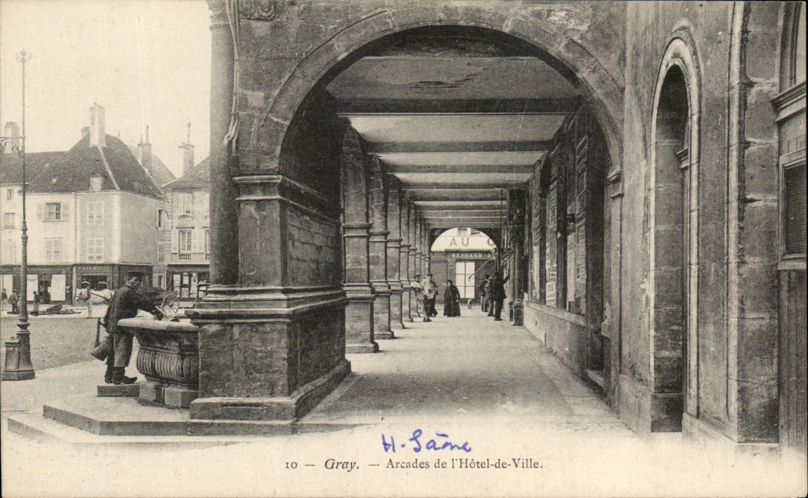 CPA Gray Arcades De L'Hotel De Ville