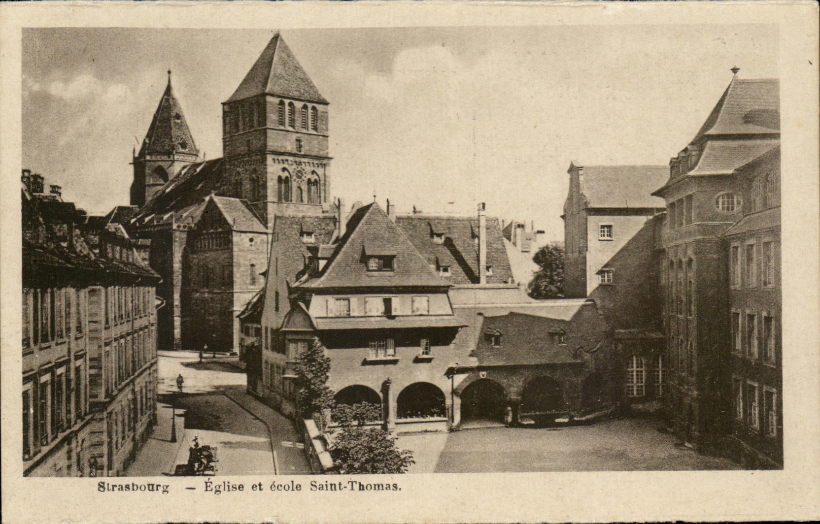 CPA Strasbourg Eglise Et Ecole Saint Thomas