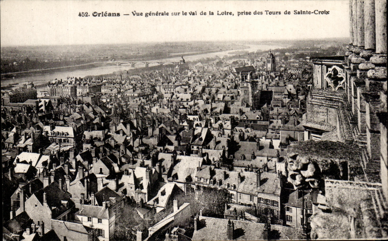 CPA Orleans Vue generale sur le De La Loire Prise des Tours de Sainte Croix