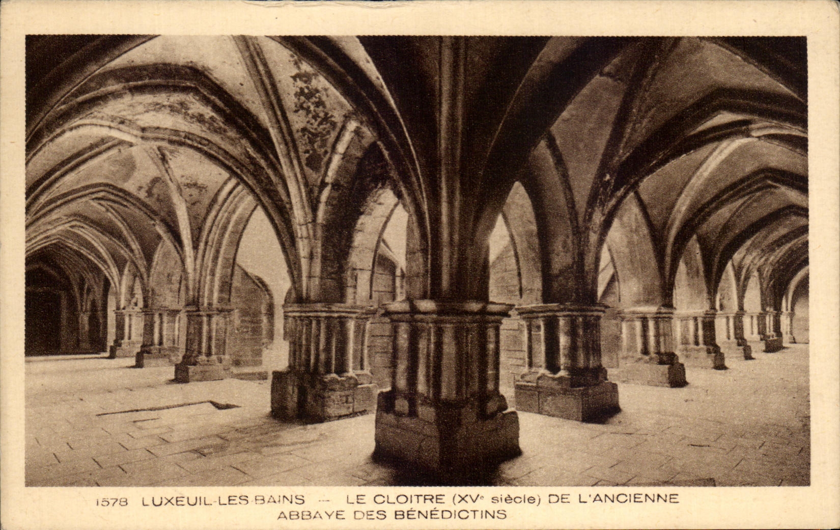 CPA Luxeuil les Bains Sacristie De L'Eglise