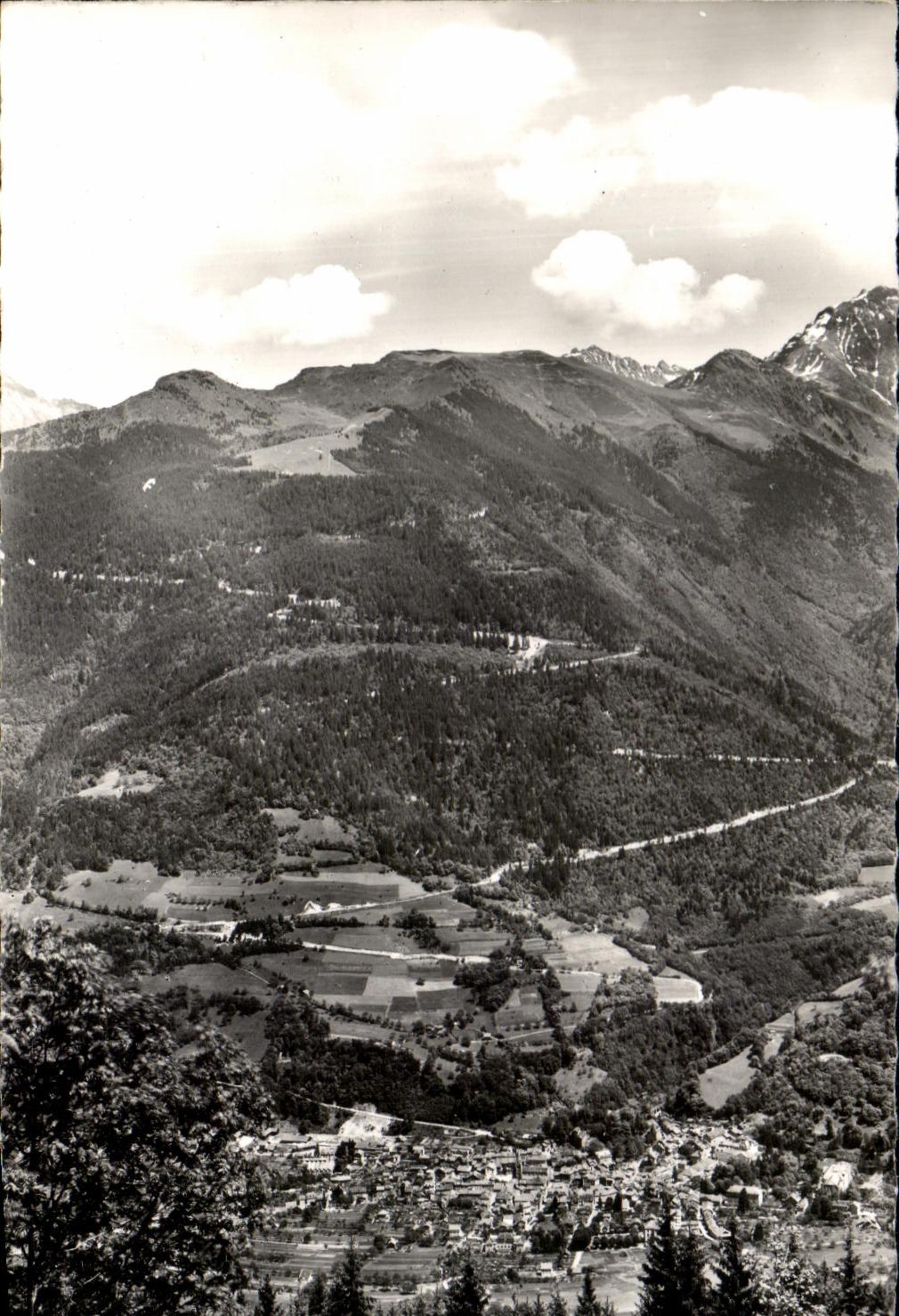CPA Dauphine Isere Allevard Les Bains L'ensemble de la Montagne de Grand Collet Les Plagnes Petit et Grand Charnier