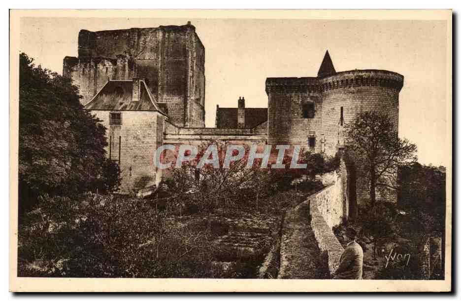 CPA La Douce France Chateaux De La Loire Chateau De Loches Le Donjon