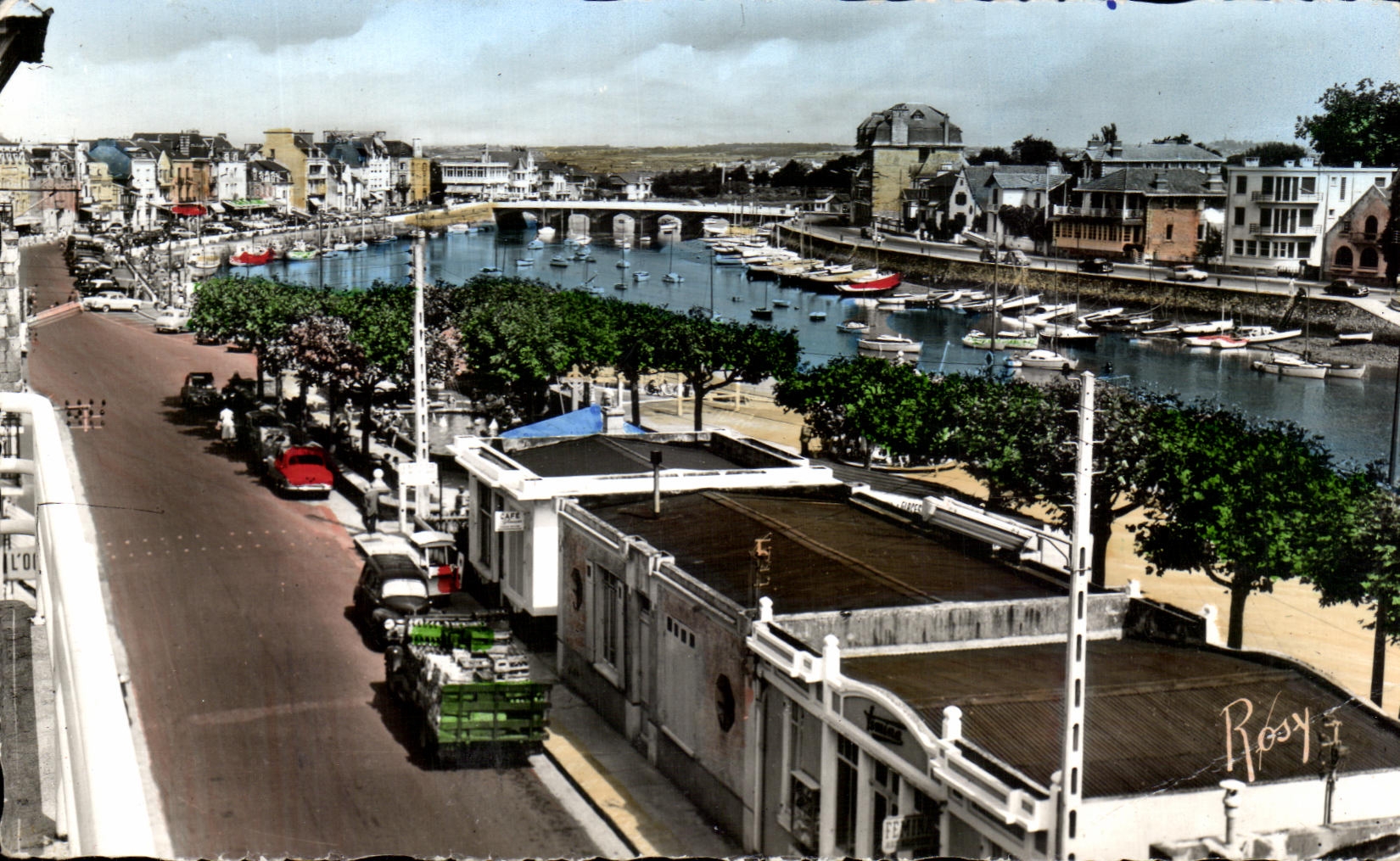 CPA Le Pouliguen La Promenade Le quai et le Port