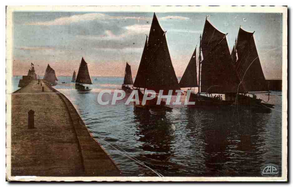 Tarjeta postal antigua Les Sables D'Olonne Salida Matutina Barcos