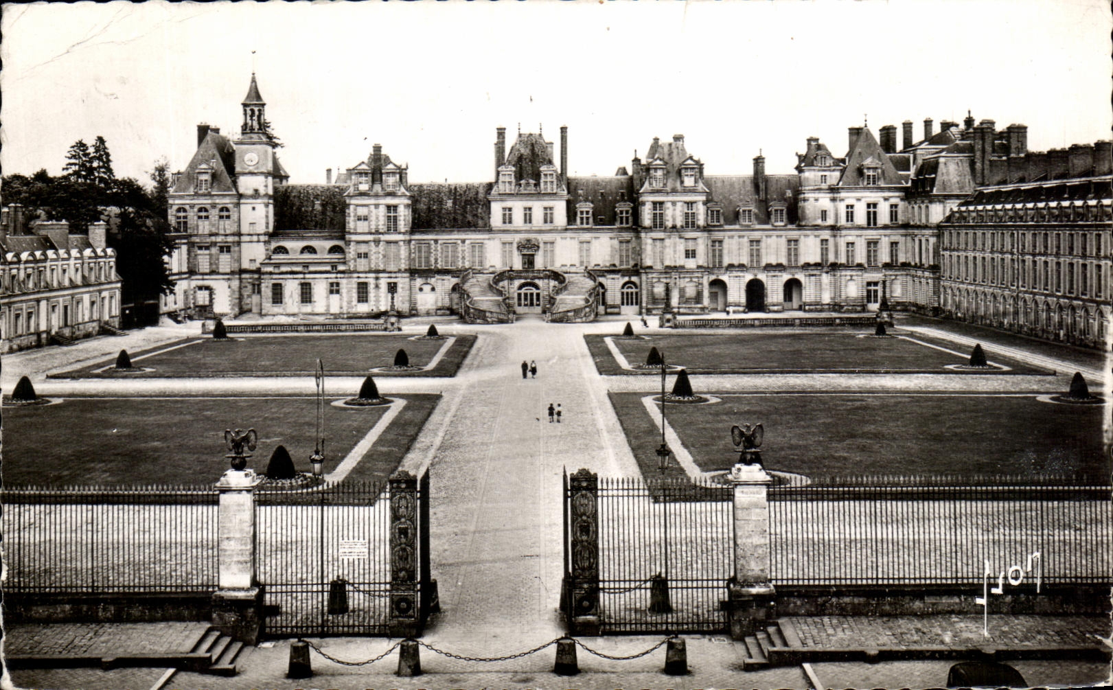 Fontainebleau — Le Palais - Cour des Adieux — Éditions d'Art