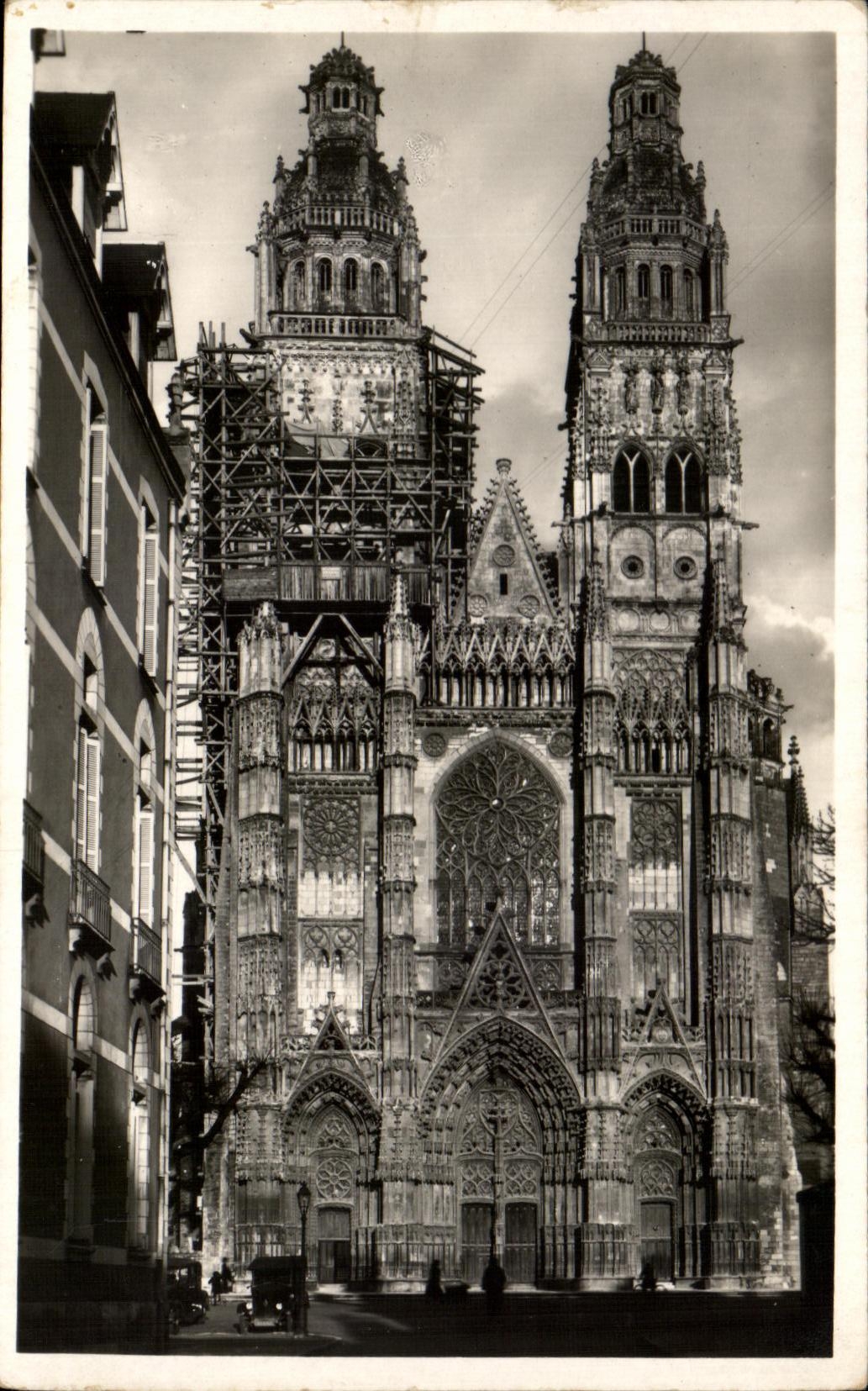 CPA Tours Cathedrale St Gatien Style gothique
