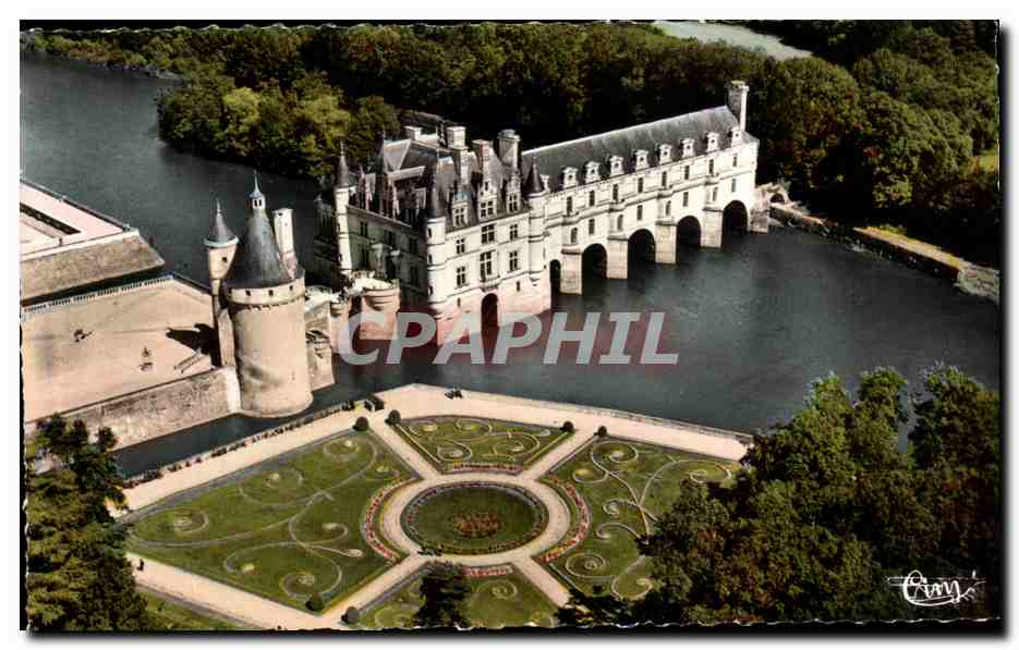 CPA En Touraine Les Chateaux de la Loire Chenonceaux Le chateau Vue aerienne 