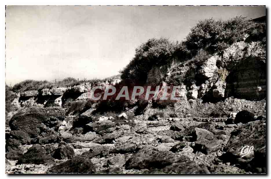 CPA Chatelaillon Les Grands Rochers et Les Falaises