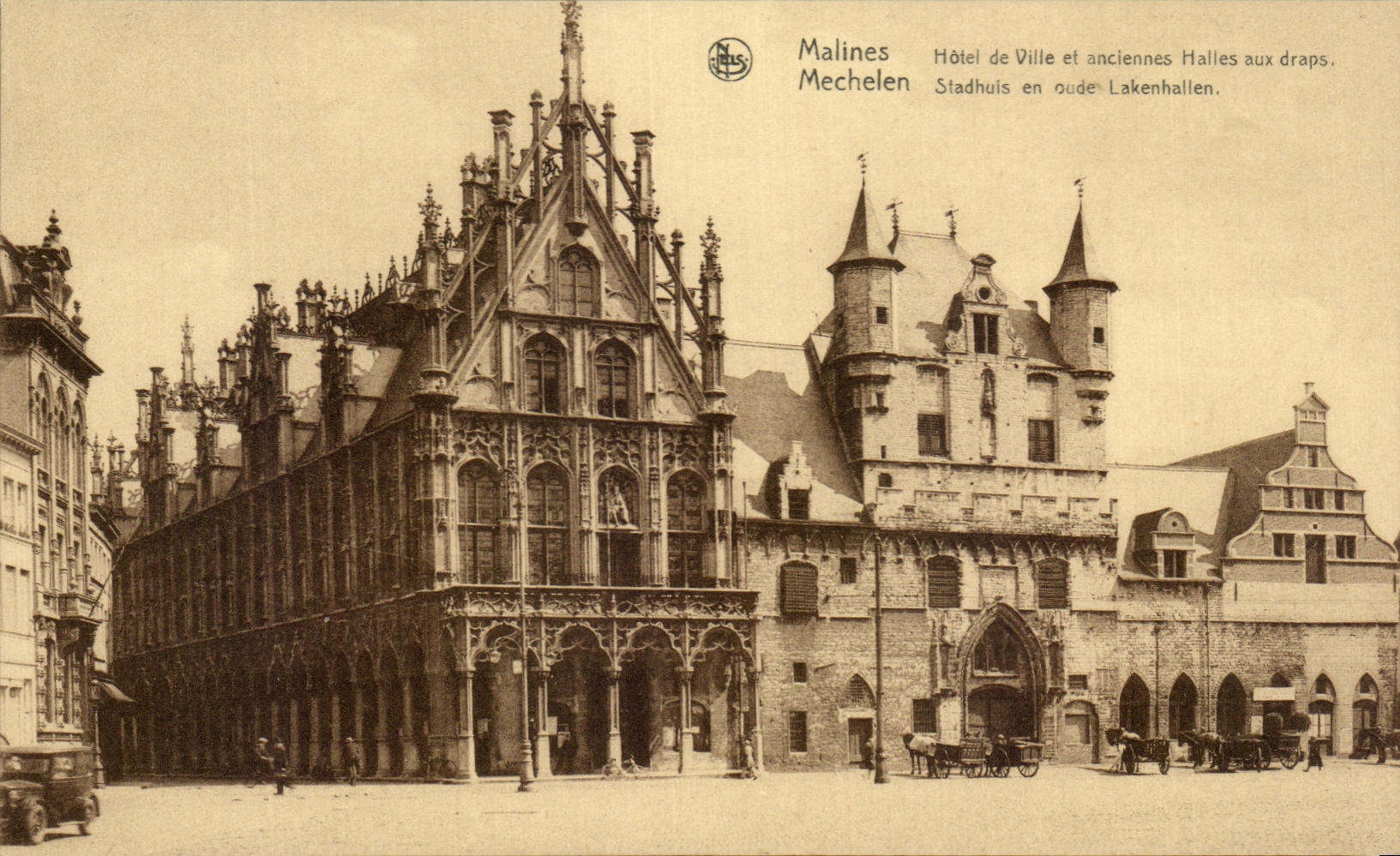 CPA Malines Hotel de Ville et anciennes halles aux draps