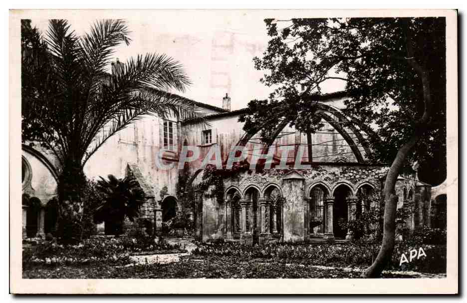 CPA Villeveyrac Herault Abbaye de Valmagne Une Vue du Jardin et le Cloitre