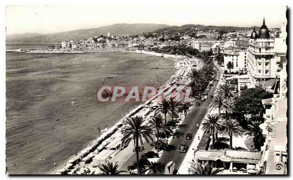 CPA La Cote D'Azur Cannes La Croiselte et le Suquet