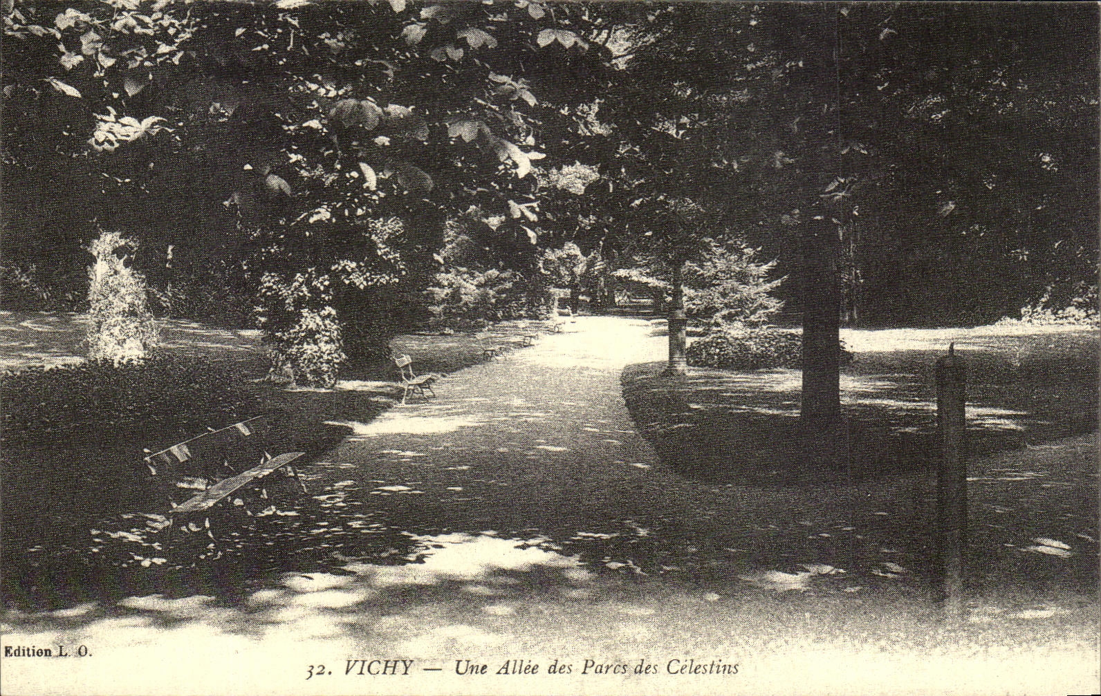 REPRO Vichy Une Allee des Parcs des Celestins