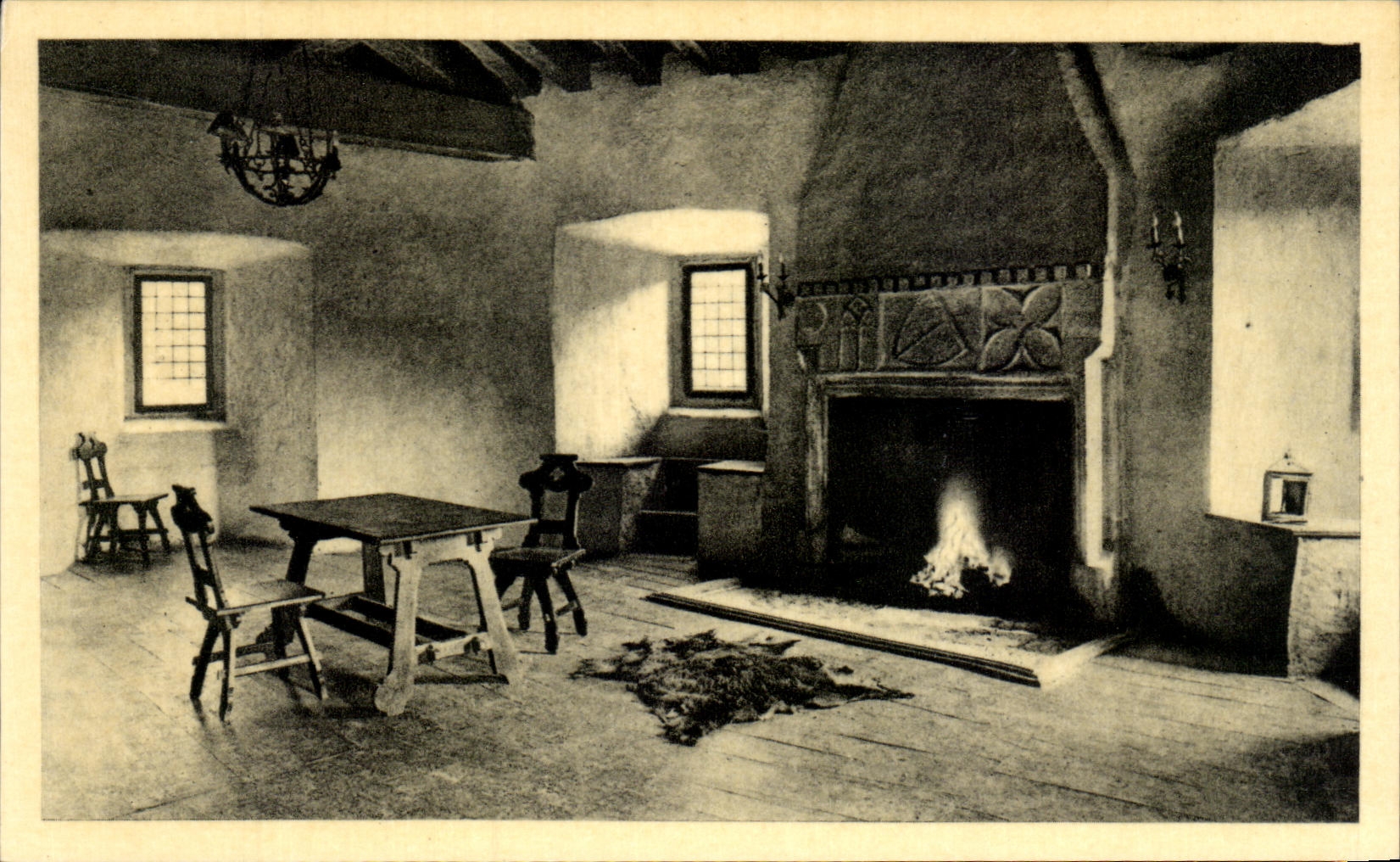 CPA Clervaux Le Chateau Feodal Salle de la tour de Brandenbourg Cheminee avee les armes des Brandenbourg Meysenbourg 