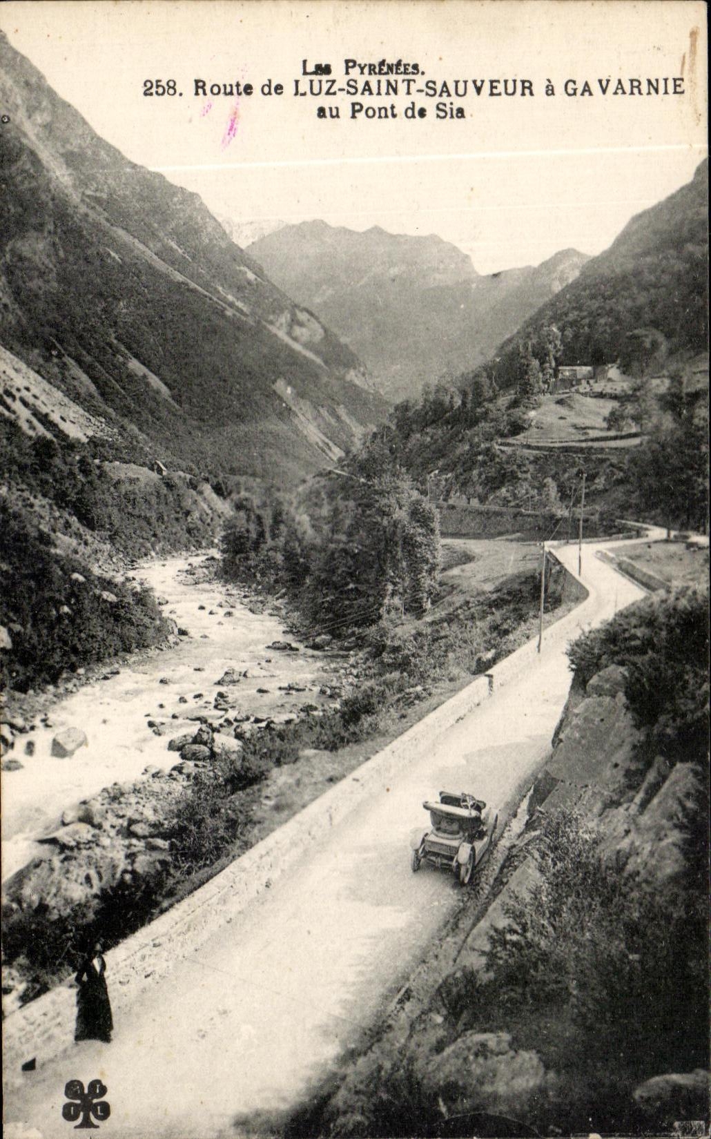 CPA Les Pyrenees Route De Luz Saint Sauveur Gavarnie Au Pont De Sia